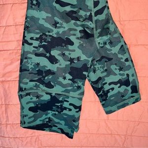 Fabletics Define PowerHold® High-Waisted 7/8 Legging Star Camo Sycamore